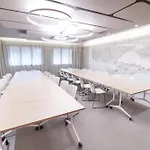 Express By Ihg Hotel 3*