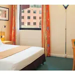 Отель Express By Ihg 3*