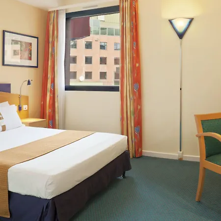 Express By Ihg Hotel