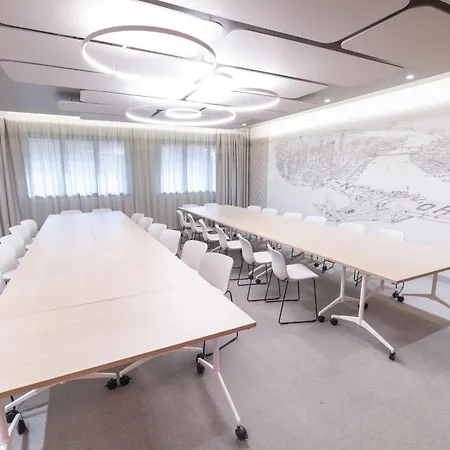 Express By Ihg Hotel 3*