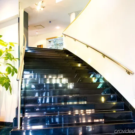 Express By Ihg Hotel