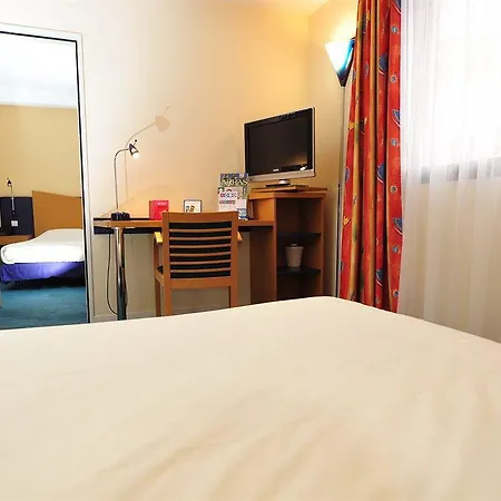 Express By Ihg Hotel 3*