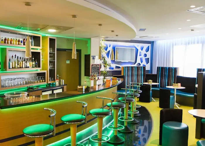 Express By Ihg Hotel