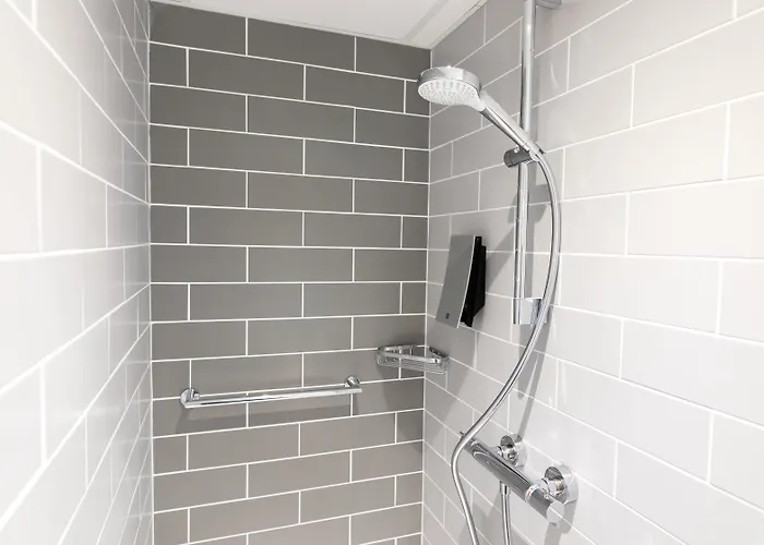 Express By Ihg Hotell