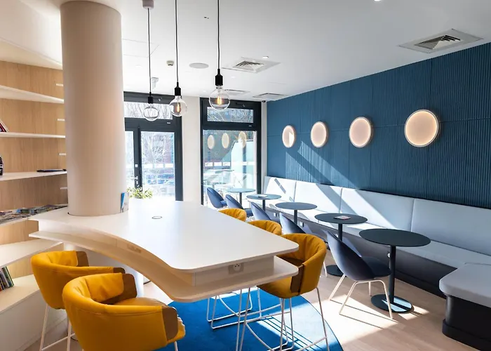 Express By Ihg Hotel 3*