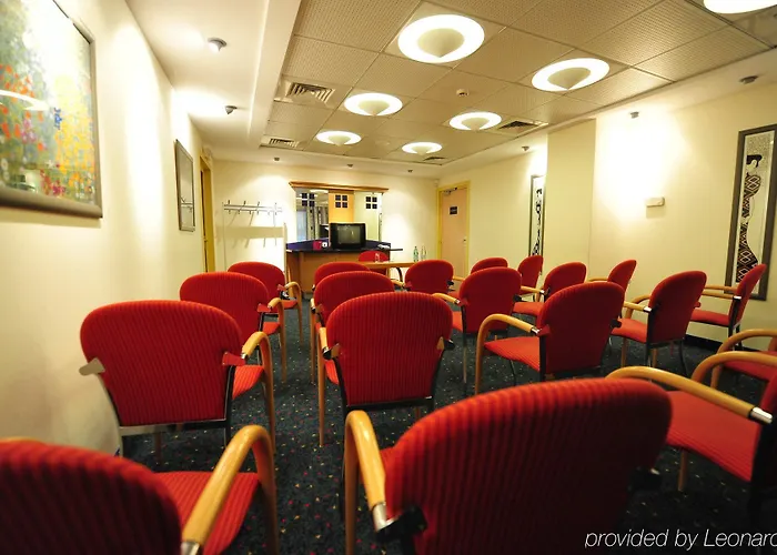 Express By Ihg Hotel